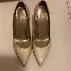 Stuart Weizmann Off White Snakeskin Nouveau Pumps